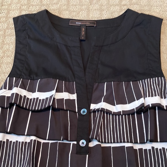 đź’•Super cute BCBG Maxazria sleeveless black dress w/black&white ruffles & V neck - Picture 11 of 12